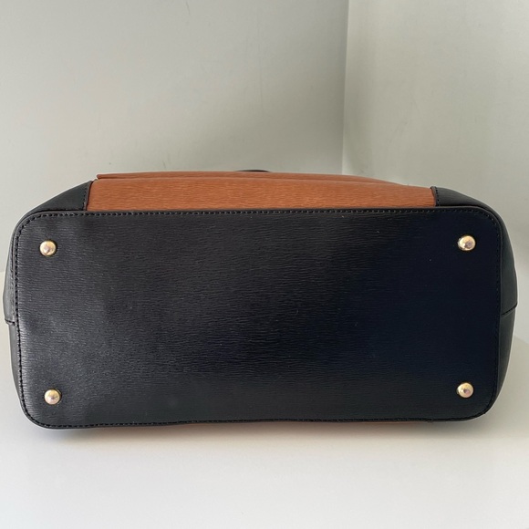 Ralph Lauren Newbury Modern Pocket Tote - Picture 6 of 13